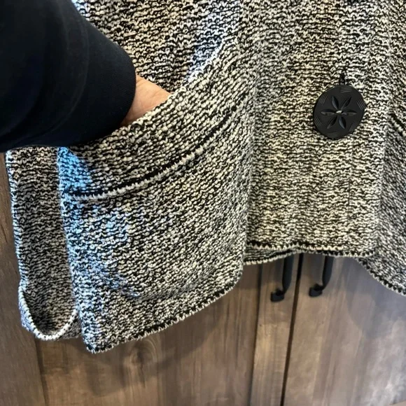 Willow Sweater Coat Large Button Up Knit Jacket Lagenlook Black White - Picture 8 of 10